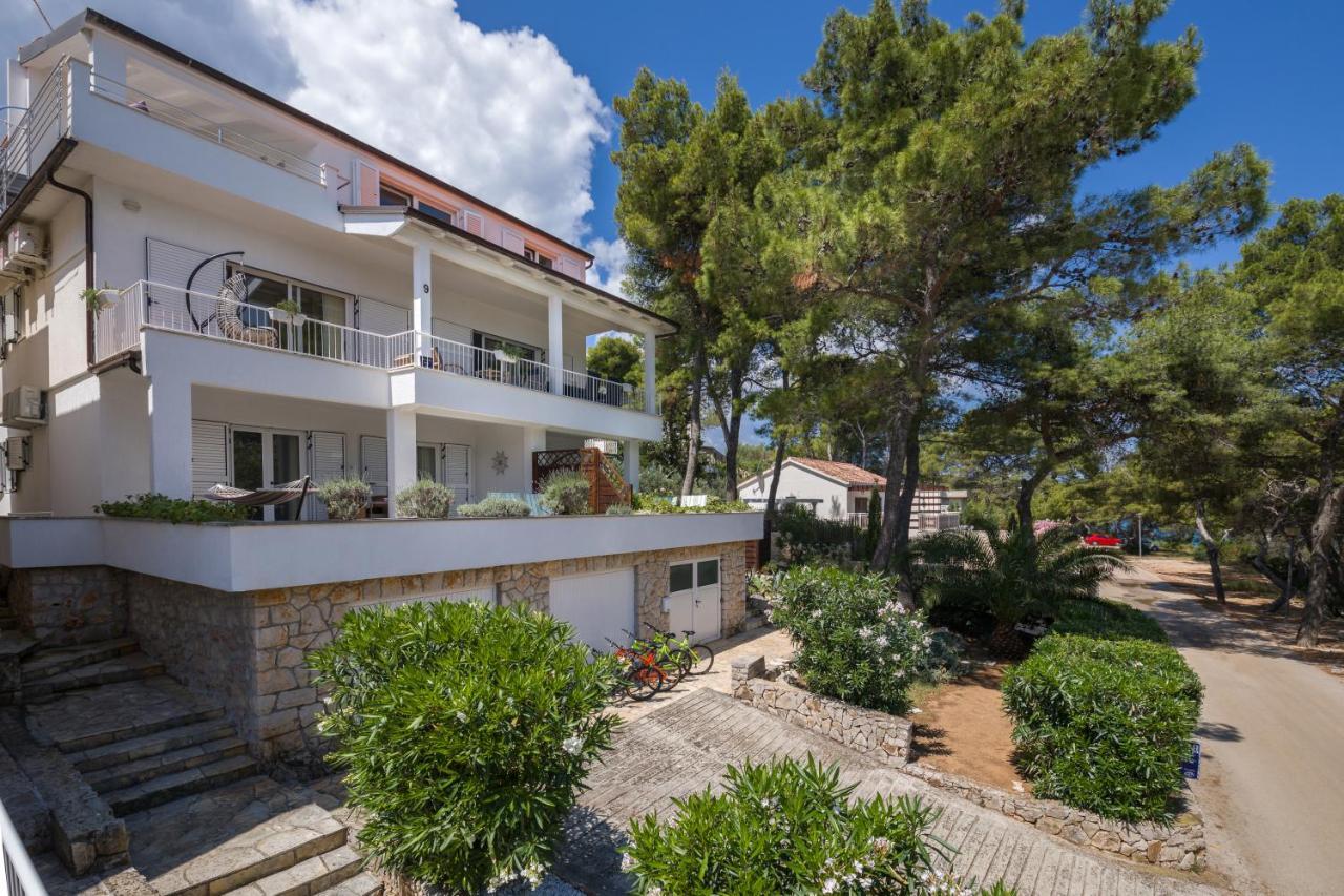 Apartments Dobronic Jelsa  Exterior foto