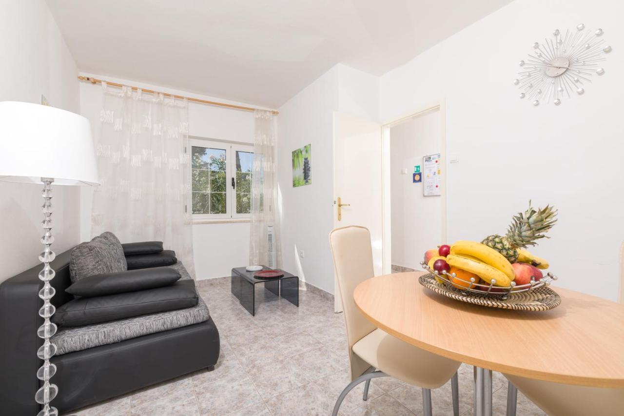 Apartments Dobronic Jelsa  Exterior foto