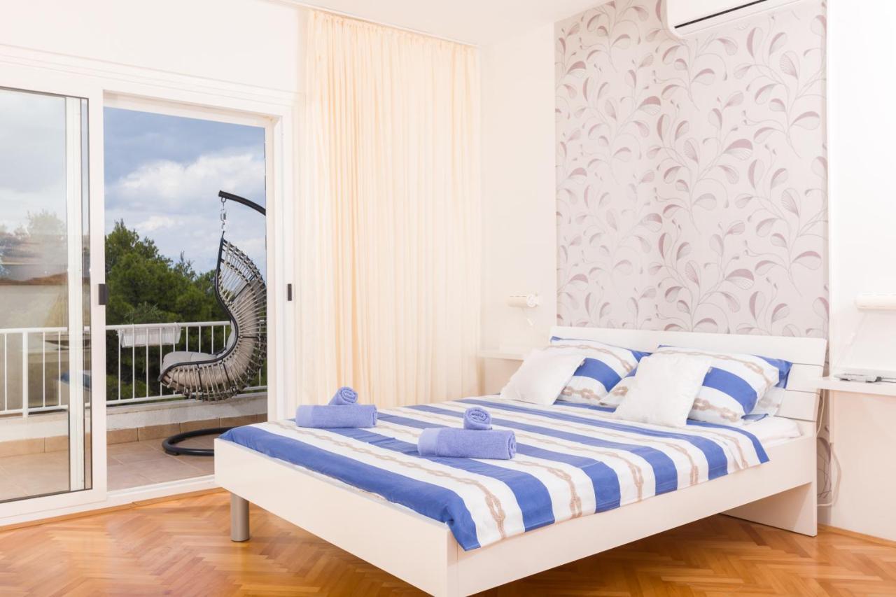 Apartments Dobronic Jelsa  Exterior foto