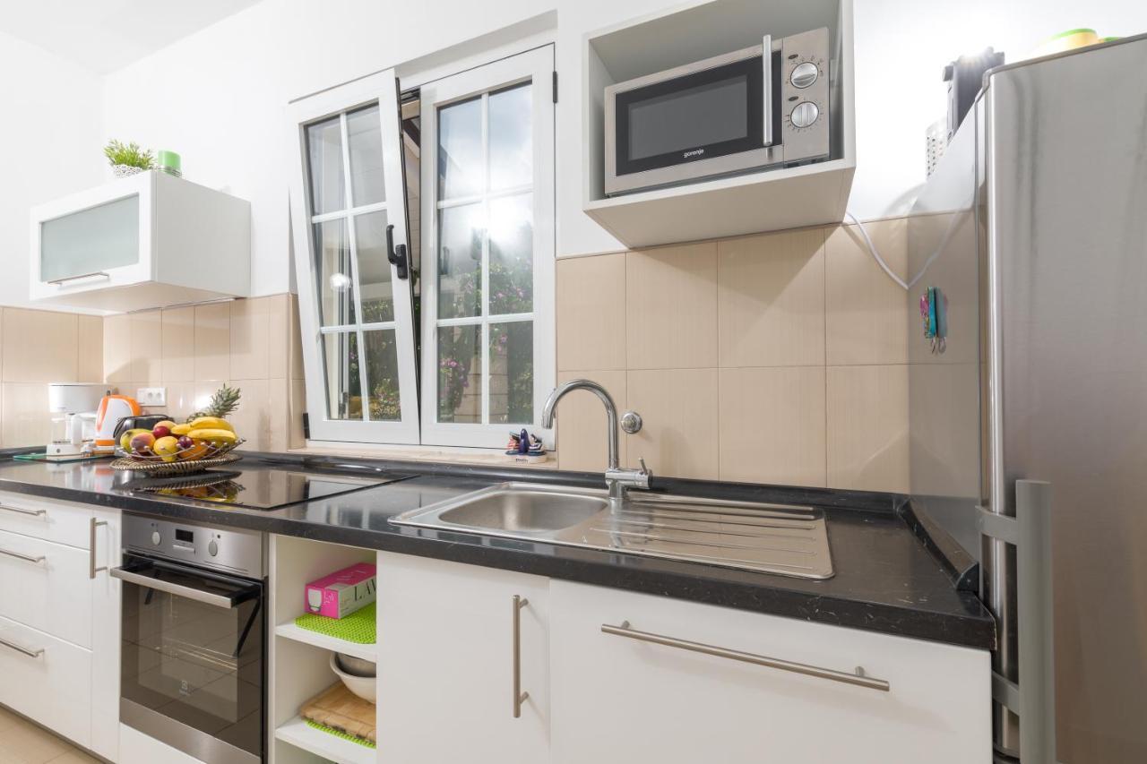 Apartments Dobronic Jelsa  Exterior foto